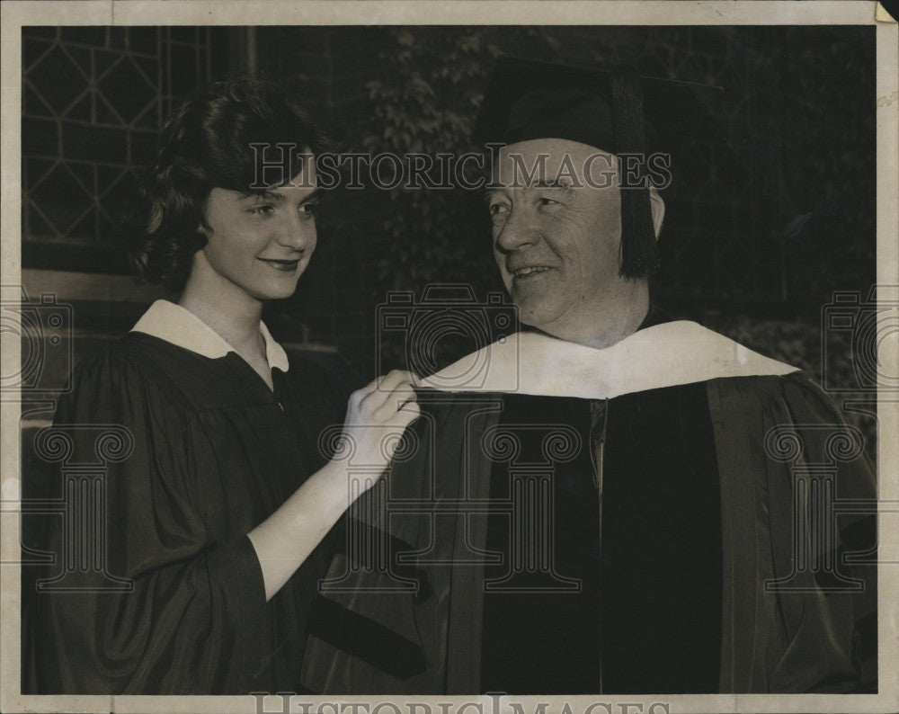 1960 Press Photo Judge Curtis Bok Gets Ready For Commencement Speech - Historic Images