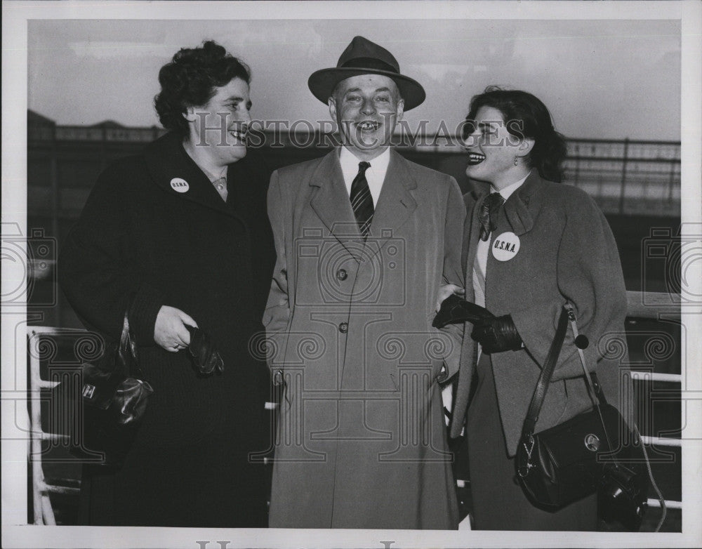 1952 Press Photo Walter H. Bieringer, Mrs. Jenta Kagen, Marianne Kagen - Historic Images