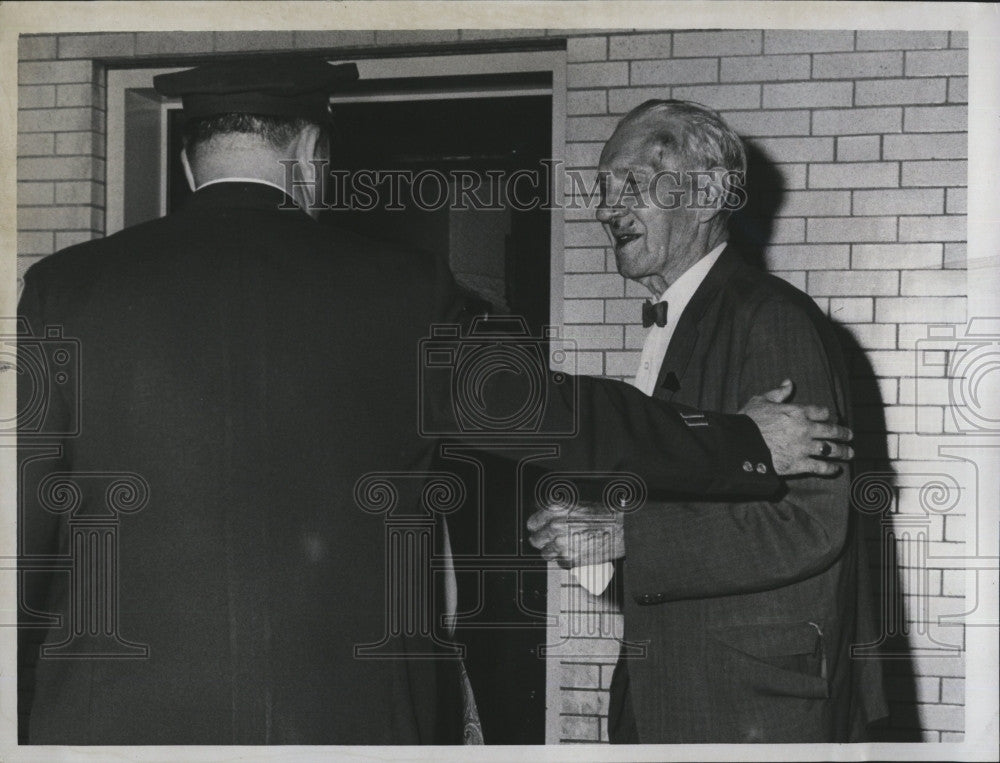 1967 Press Photo David Beverley,78 beaten and robbed by 3 street punks for $15 - Historic Images