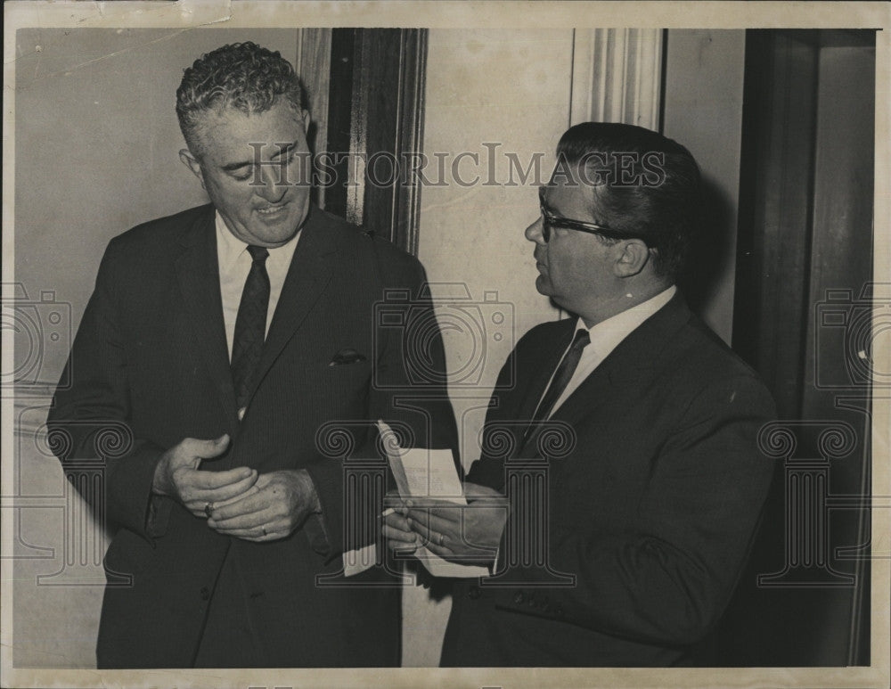 1963 Press Photo Sen. John Parker, Joe Albano - Historic Images