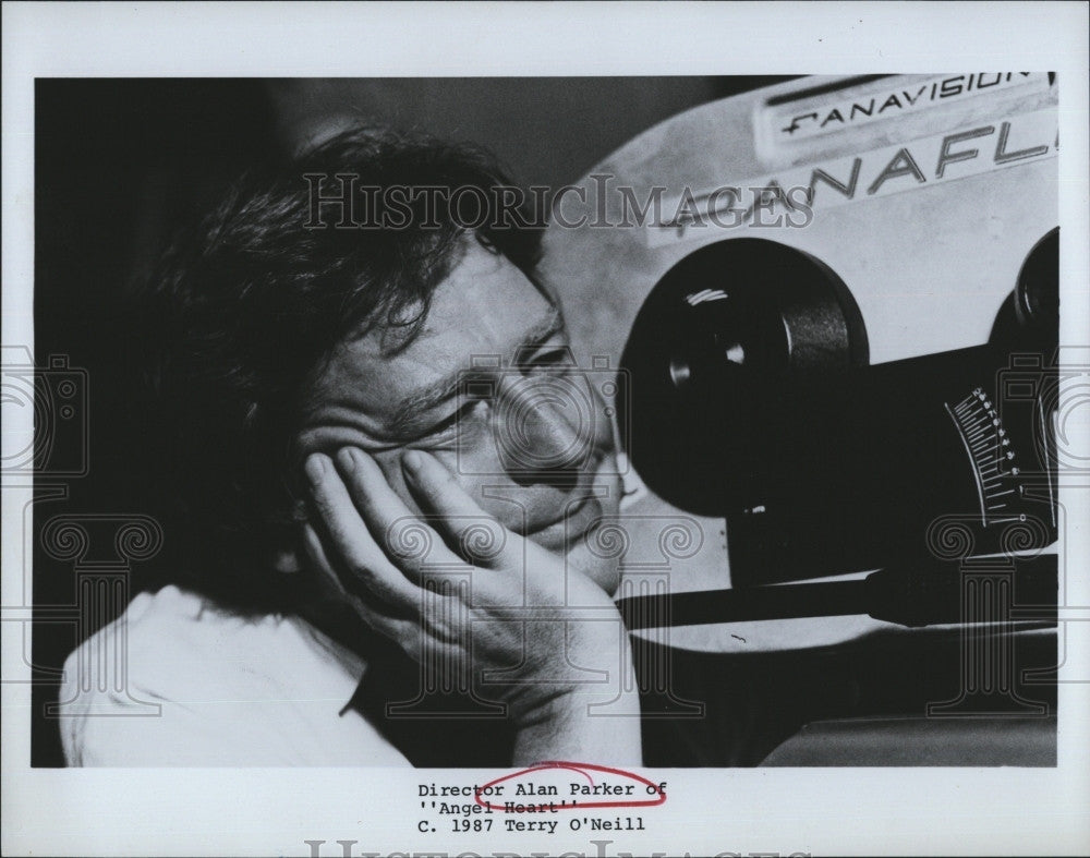 1987 Press Photo Director Alan Parker of &quot;Angel Heart&quot; c. 1987 Terry O&#39;Neill - Historic Images