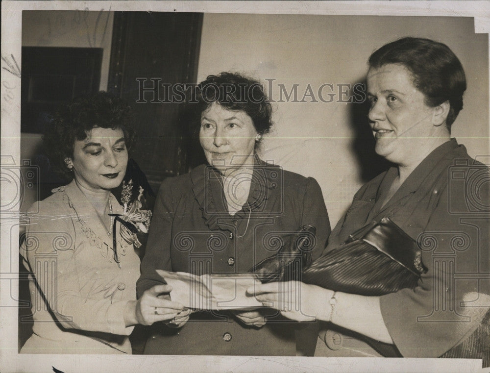 1945 Press Photo Rep. Florence Cook, Rep. M. Speare, Rep. Fannie Buzzell - Historic Images