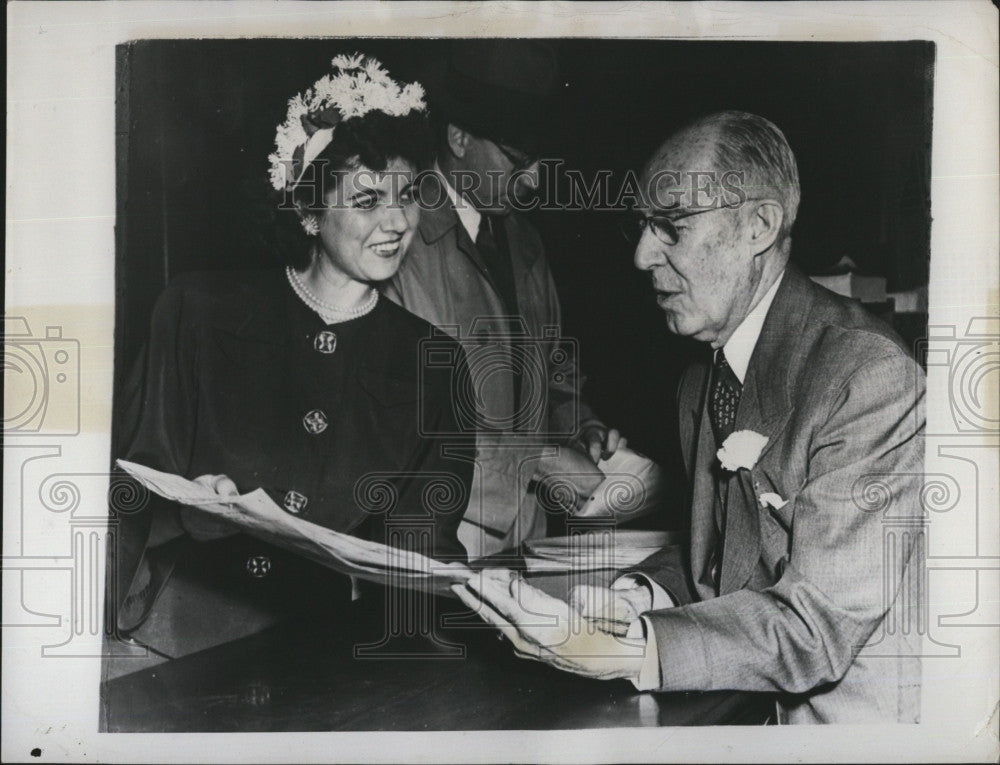 1946 Press Photo Mrs Martha Sharp Candidate for Congress with Sect of State Fred - Historic Images