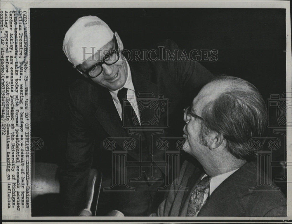 1972 Press Photo Chairman William Proxmire with Economic Advisor Gardner Ackley - Historic Images