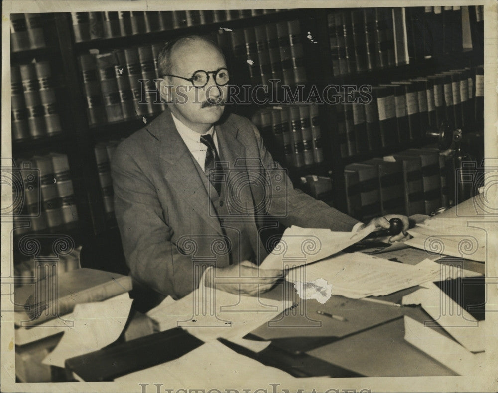 1938 Press Photo Acting Atty Gen Edward Proctor while Paul Dever is vacationing - Historic Images