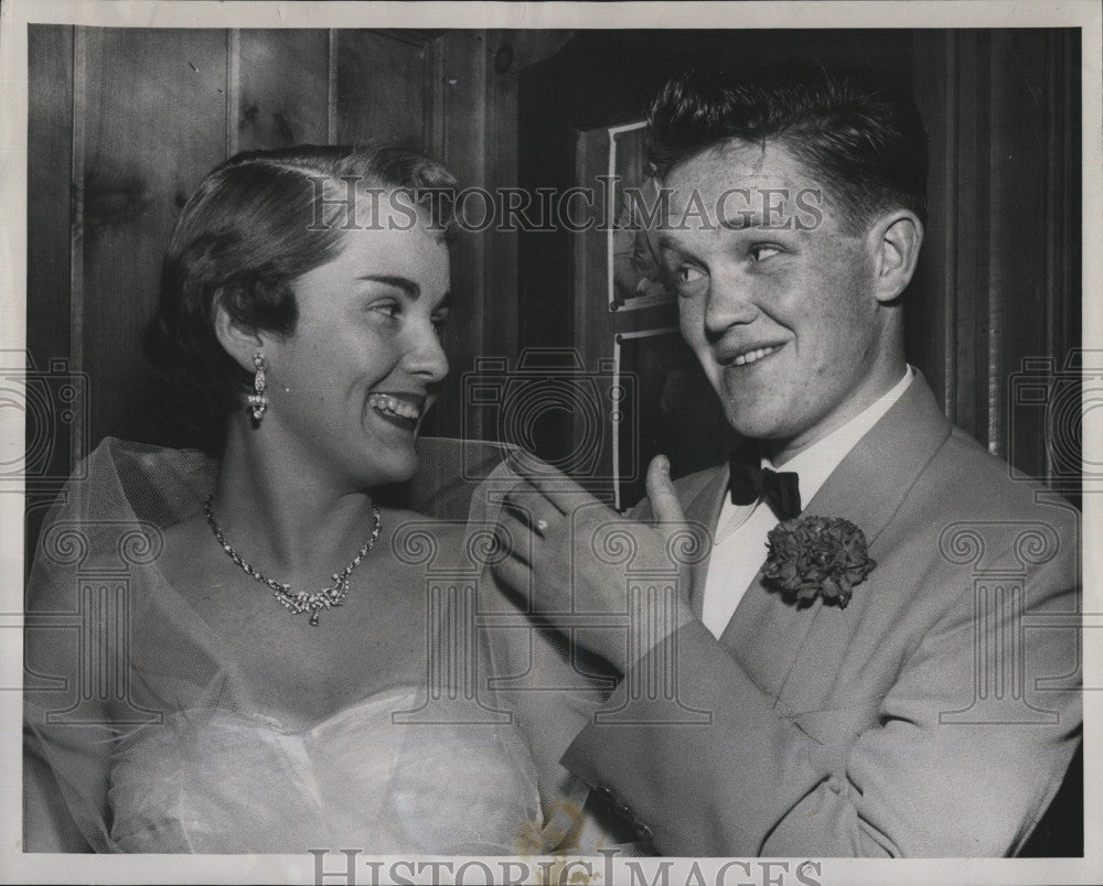 1951 Press Photo Sylvester Youngren with Joan Ryan - Historic Images