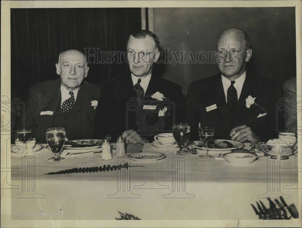 1940 Press Photo Kennedy stores dinner, SA Burdick,HL Thompson &amp; Ede H. Presbrey - Historic Images