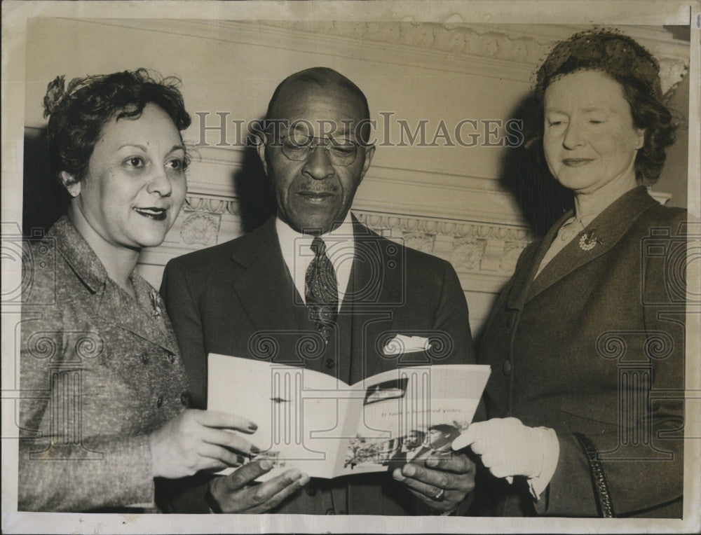 1955 Press Photo C.S. Johnson With Davis and Brewer at Luncheon - Historic Images