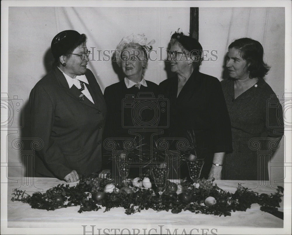 1954 Press Photo Mrs. W. J. Susan, Mrs. Walter S. MacNeil, Mrs. John S. Rogers - Historic Images