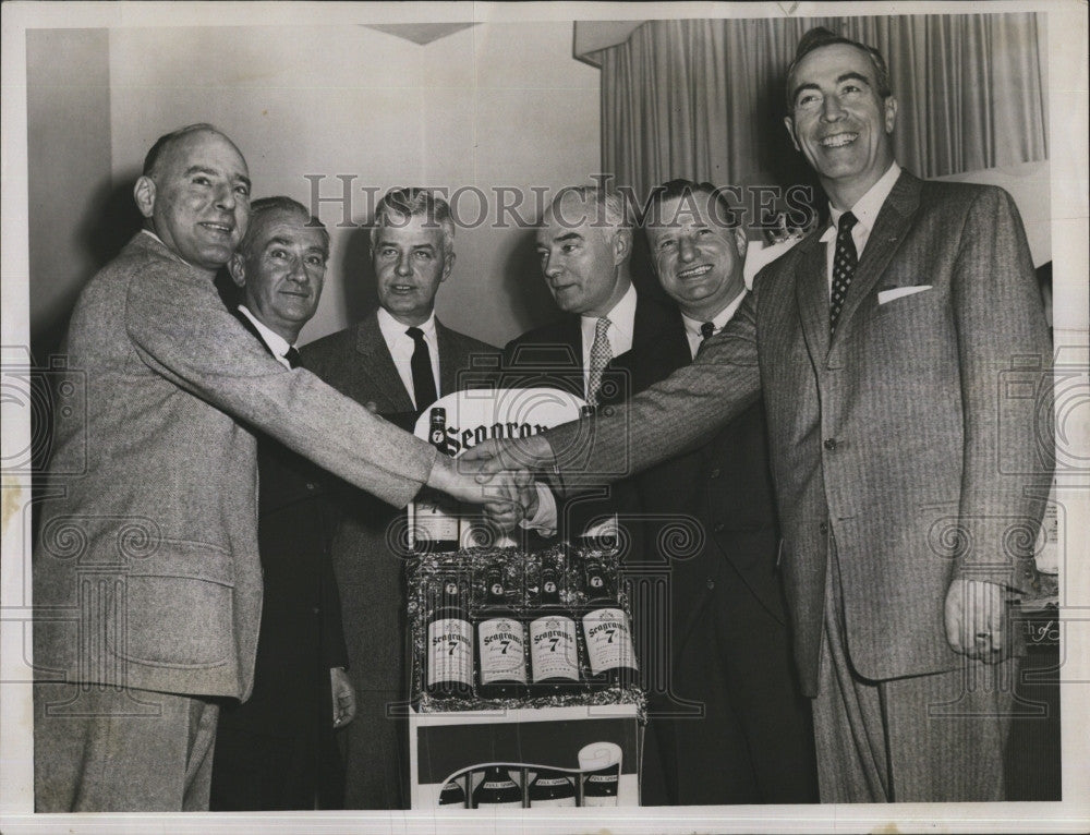 1956 Press Photo Ben Stein, Henry Price of Seagram Brands - Historic Images