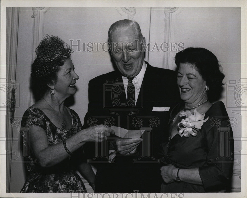 1961 Press Photo Mrs John A Donaghue, William Coleman with March of Dimes and - Historic Images