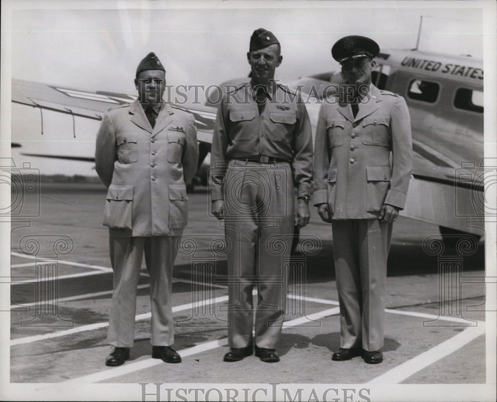 1954 Press Photo Colonel Glen C Coleman and Major Vincent Gangemi at AFROTC - Historic Images