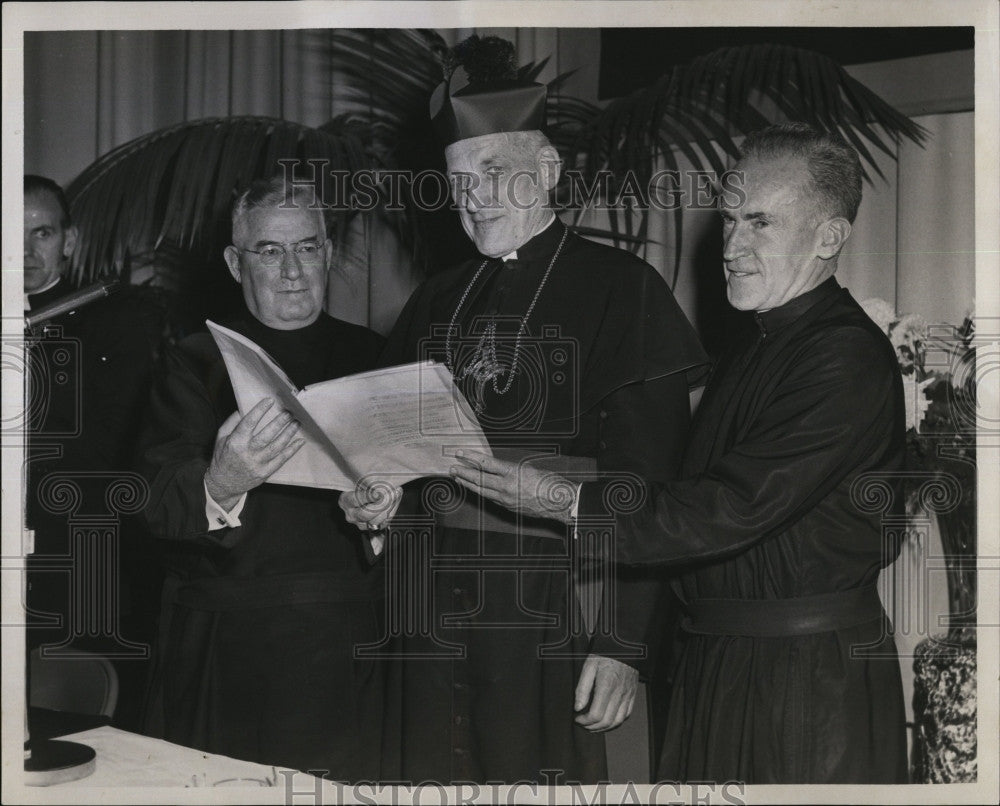 1958 Press Photo Archbishop Crushing Receives Citation - Historic Images