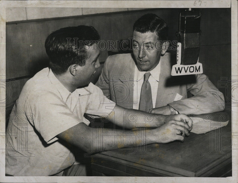 1952 Press Photo Jack Conway with WVOM Sports Director Harry Clark - Historic Images