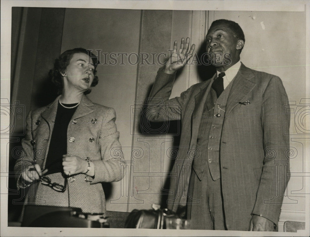 1949 Press Photo Mathew Bullock Van Waters Hearing - Historic Images