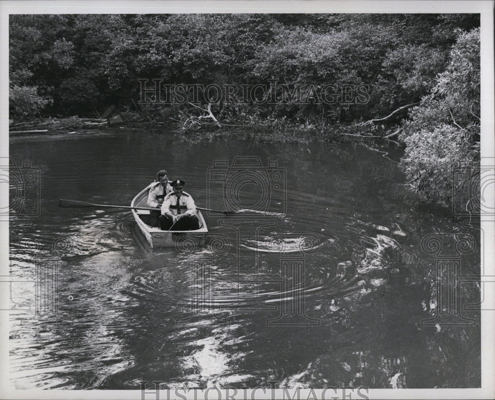 1961 Press Photo Officers Robert Burbank Dan Martin Drag Neponset River - Historic Images