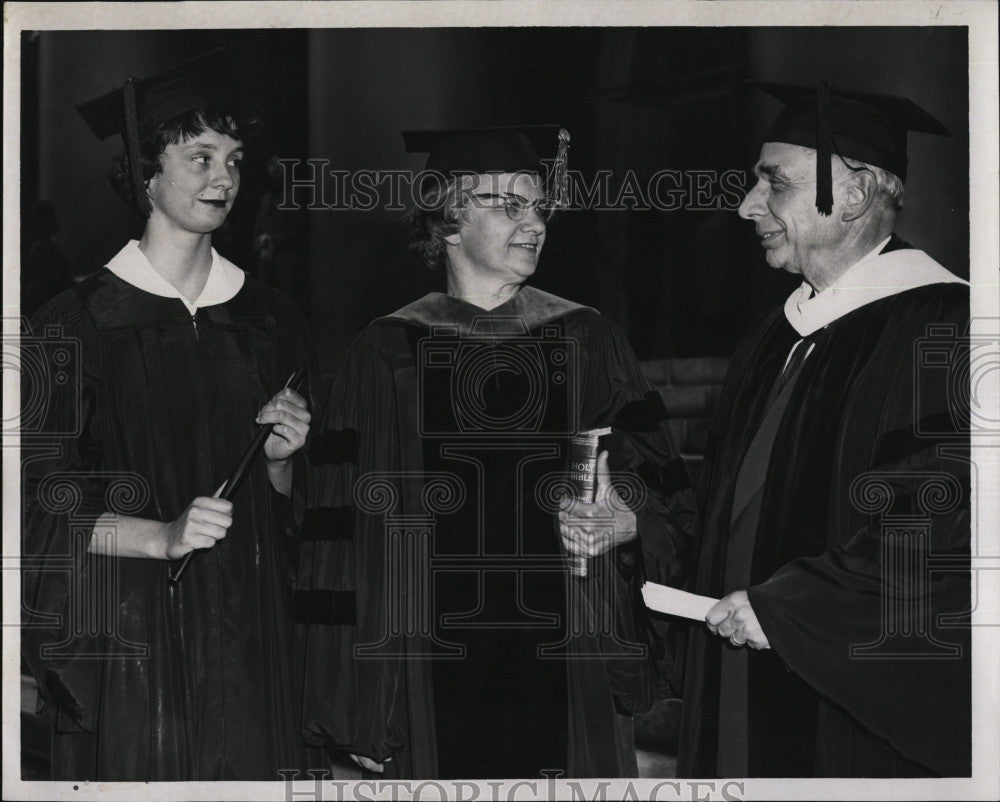 1962 Press Photo Radcliffe Baccalaureate G Wallace Woodworth Mary Bunting Betty - Historic Images