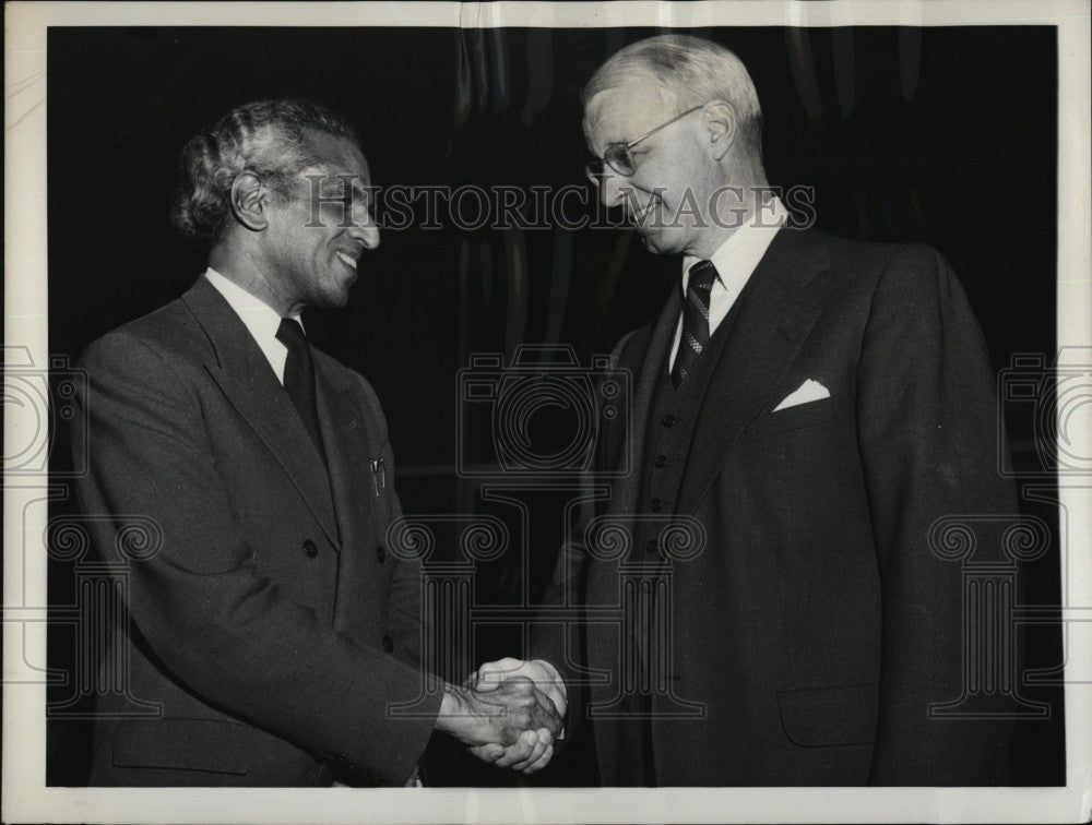 1956 Press Photo India&#39;s Krishna Menon congratulates Ellsworth Bunker, U.S. Amb - Historic Images