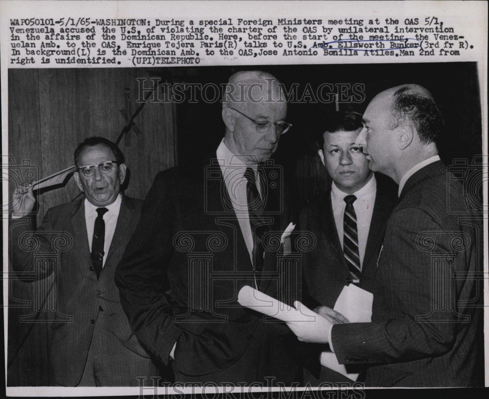 1965 Press Photo Ellsworth Bunker, Enrigue Tejera Paris - Historic Images