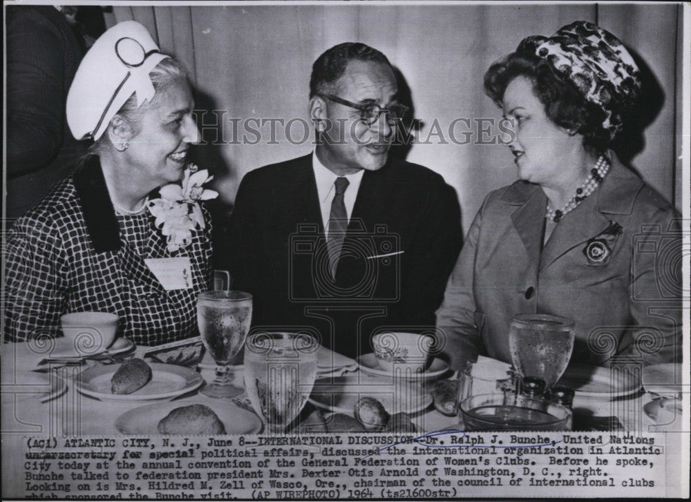 1964 Press Photo Dr Ralph J Bunche speaking at Fed of Women&#39;s Clubs in Atlc City - Historic Images