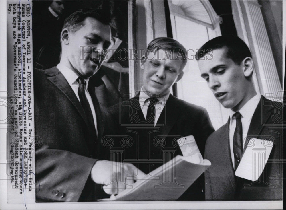 1964 Press Photo Governor Peabody Brian Burns John LaFortune Student Government - Historic Images