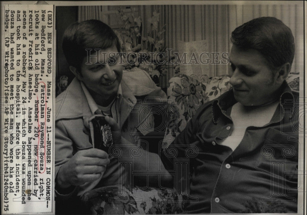 1975 Press Photo Raymond Souza and Fredrick Anselmo, Police Officers - Historic Images