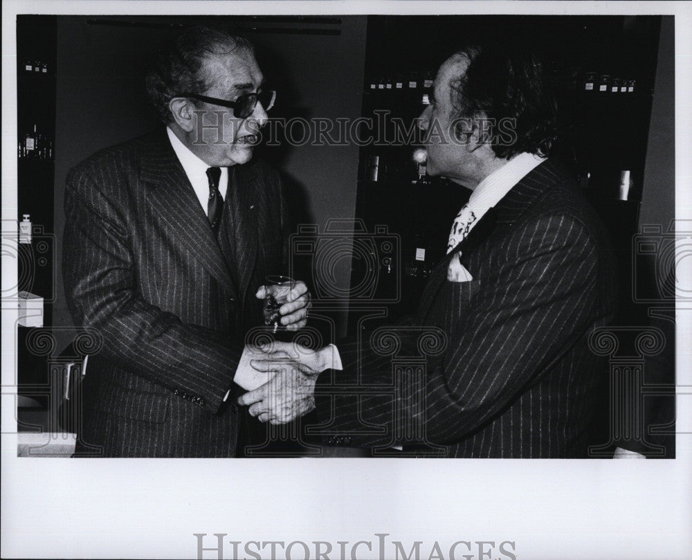 1975 Press Photo Jacques Soustelle at Art Gallery in New York - Historic Images