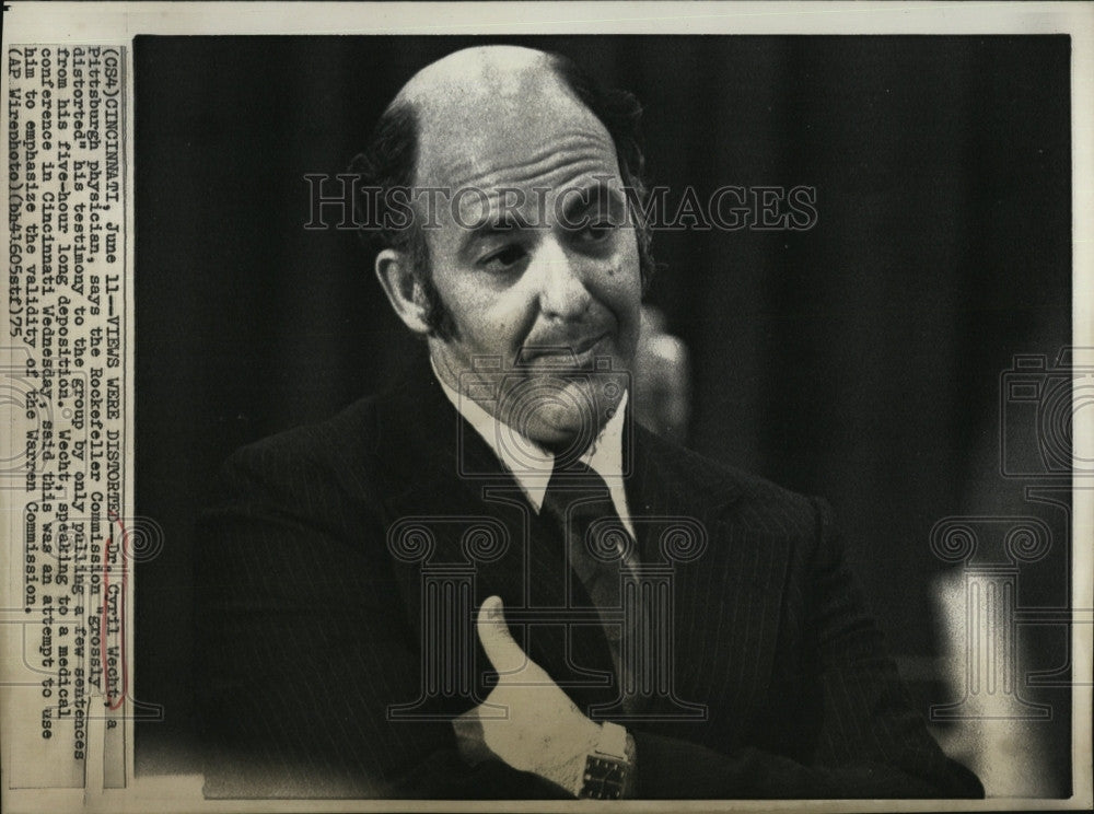 1975 Press Photo Cyril Wecht in Medical Conference - Historic Images