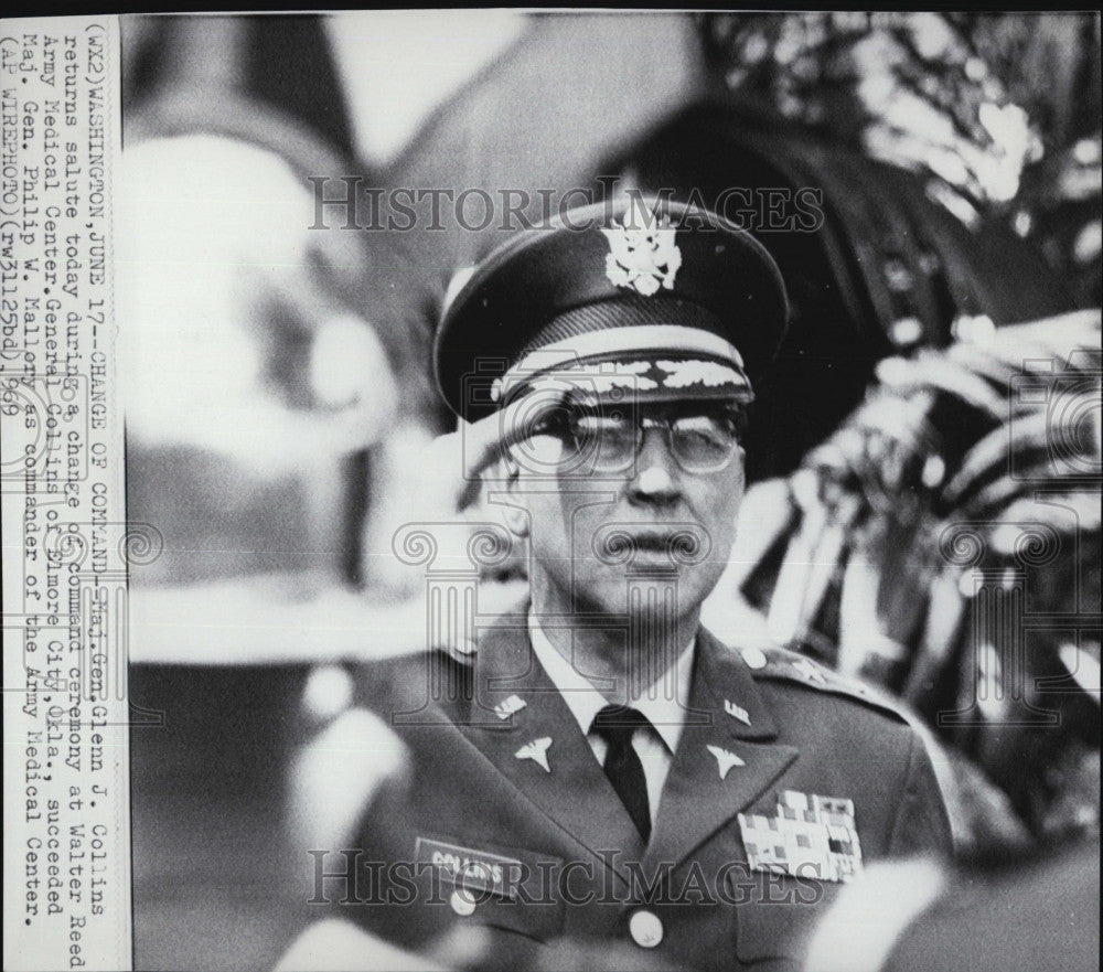 1969 Press Photo Maj. Glenn J. Collins. - Historic Images