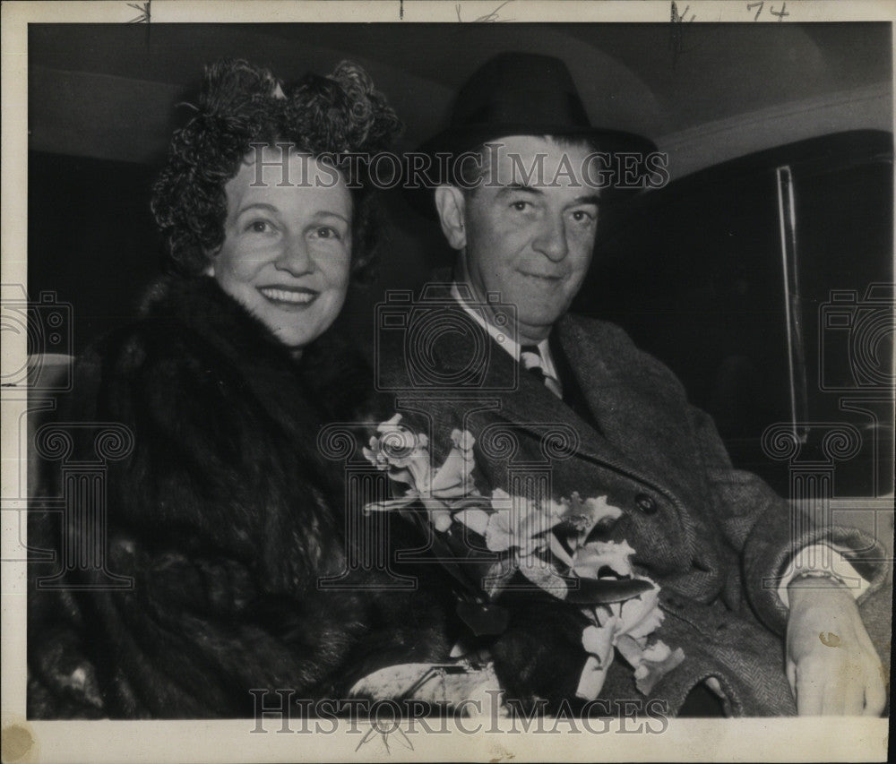 1944 Press Photo Harry Watts &amp; Mrs. Thomas Yankey - Historic Images