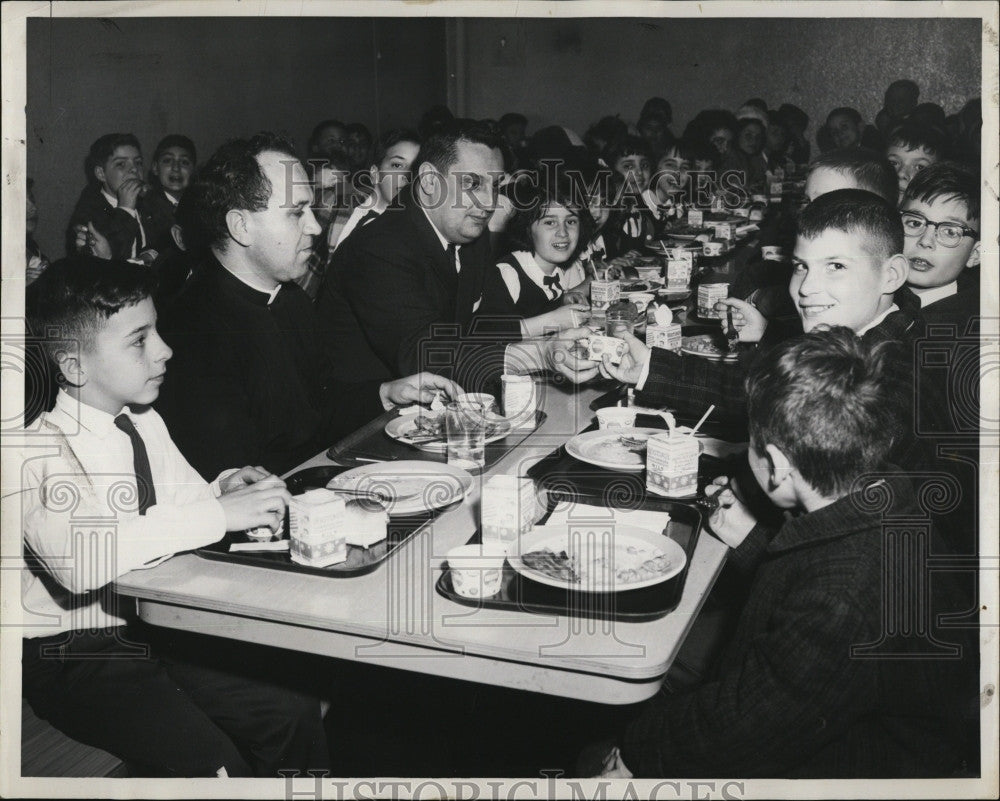 1963 Press Photo Rev John Brocarelli - Historic Images