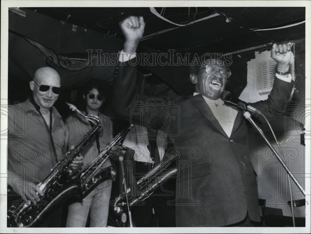 1998 Press Photo Weepin&#39; Willie and the All Star Blues Band Performing - Historic Images