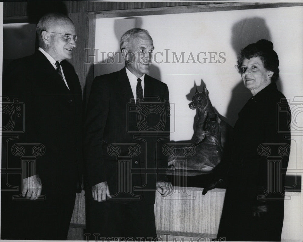 1965 Press Photo Artist Katharine Lane Weems, Erskine N White, Bradford Washburn - Historic Images