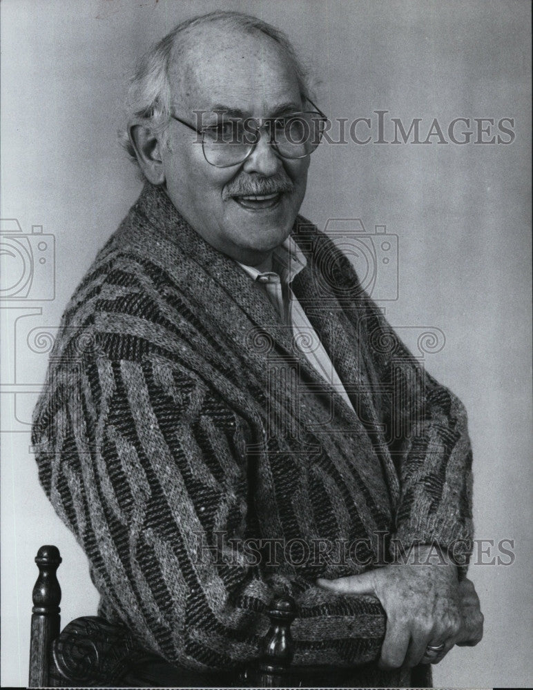 1986 Press Photo Actor Barnard Hughes in &quot;The Cavanaughs&quot; - Historic Images