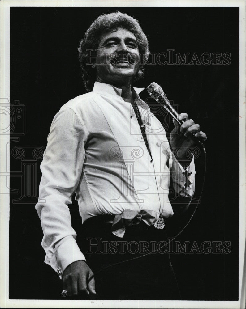 1984 Press Photo Pop Singer Engelbert Humperdinck - Historic Images