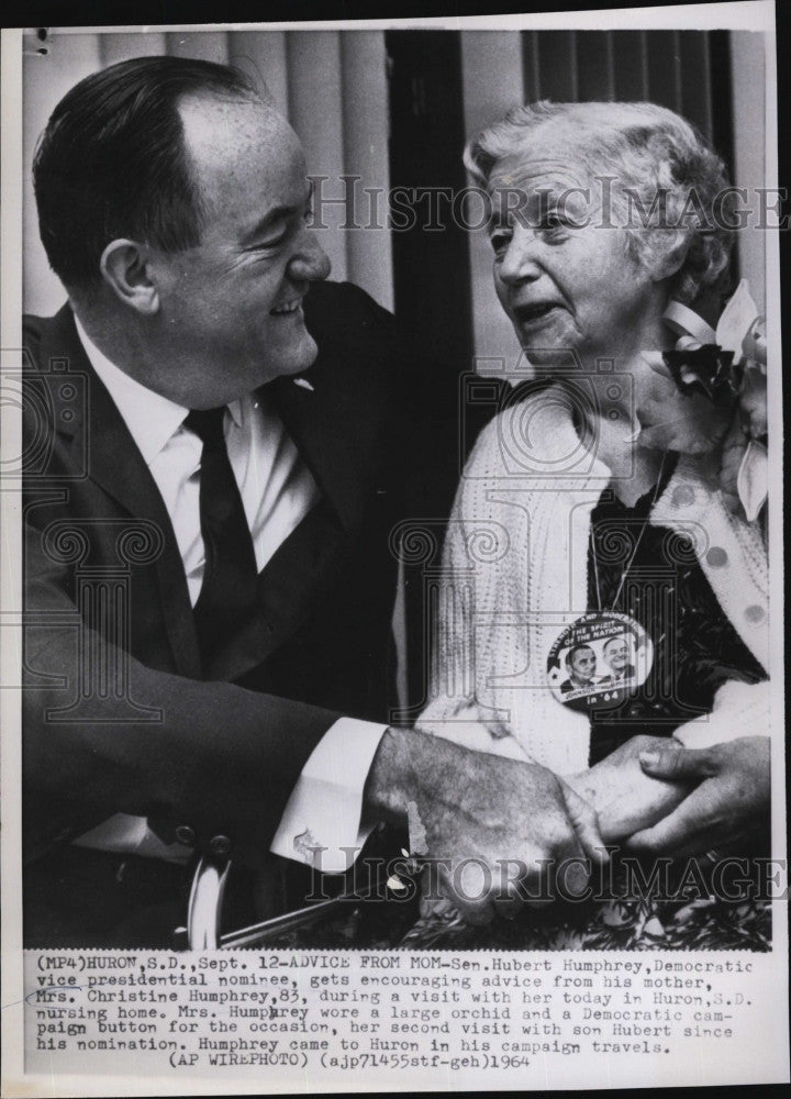 1964 Press Photo Sen. Hubert Humphrey with Mother Christine - Historic Images