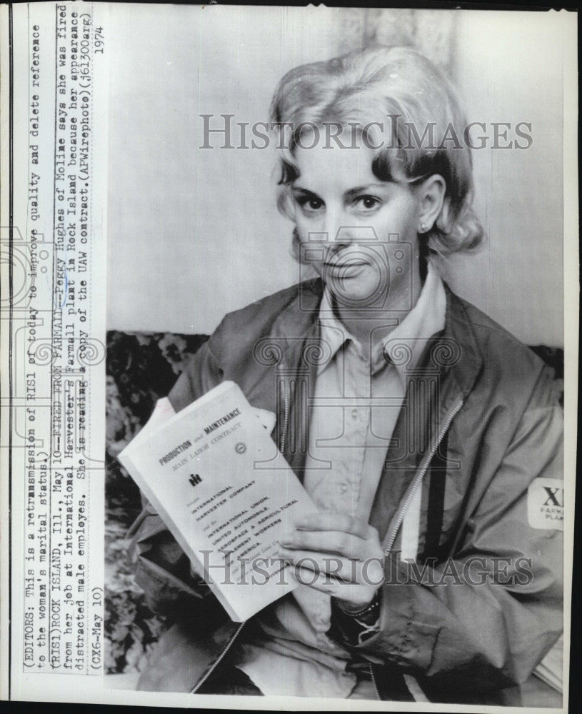 1974 Press Photo Peggy Hughes, Says She Was Fired Because of Appearance - Historic Images