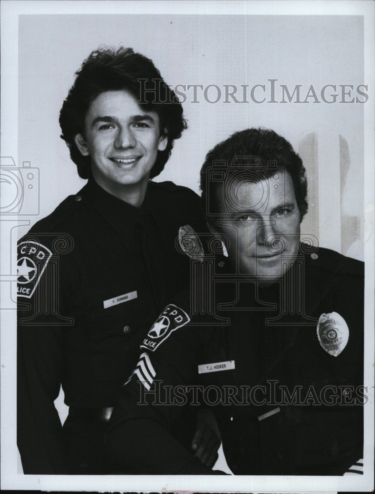 1982 Press Photo Adrian Zmed &amp; William Shatner in &quot;T.J. Hooker&quot; - &quot;The Witness&quot; - Historic Images