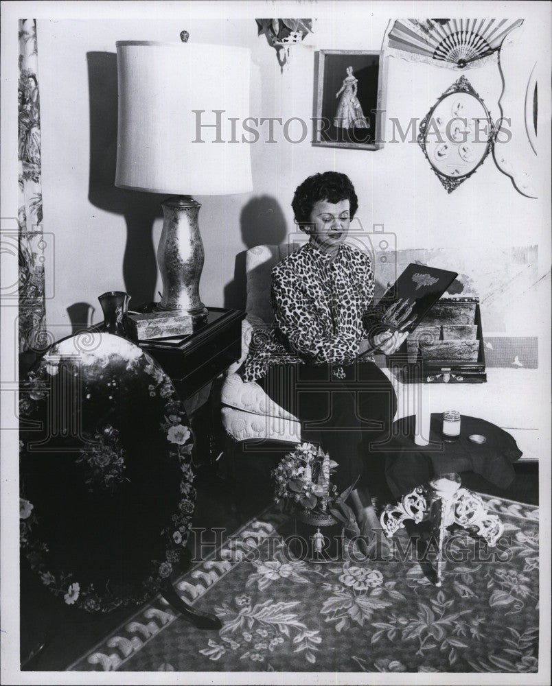 1961 Press Photo Mrs Evelyn Ziskin of Decor Unlimited - Historic Images