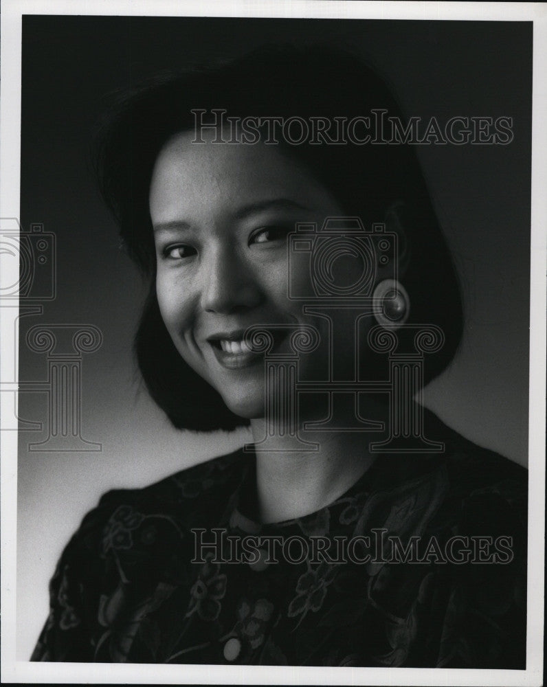 1989 Press Photo Bernatette Yao Host of "Asian Focus" WNEV-TV - Historic Images