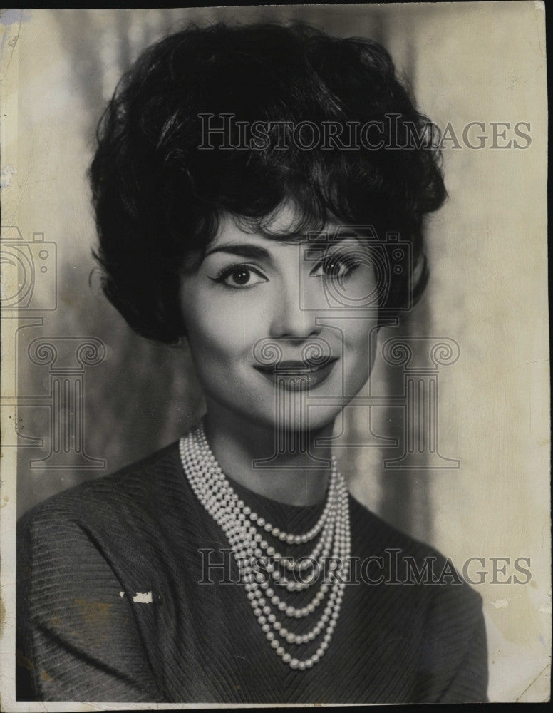 1964 Press Photo Actress Carol Lawrence - Historic Images