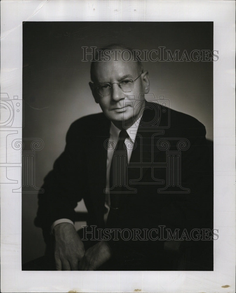 1957 Press Photo Claude D Lawrence of the New England Electric System - Historic Images