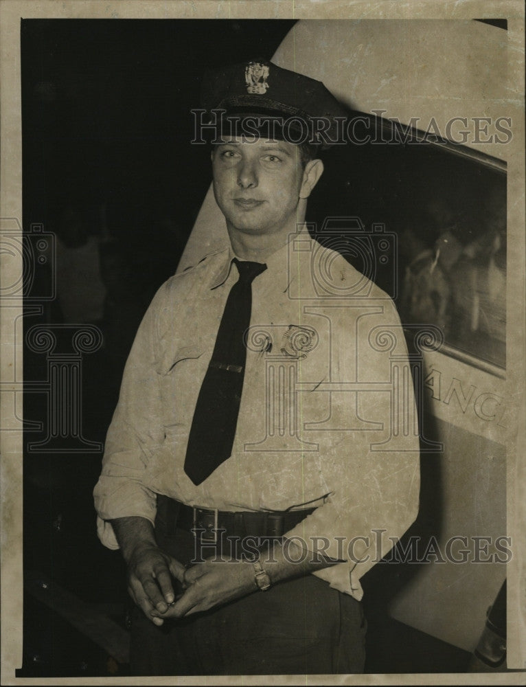 1953 Press Photo Lynn Police Officer Donald Morin Discovered Fire Sounded Alarm - Historic Images