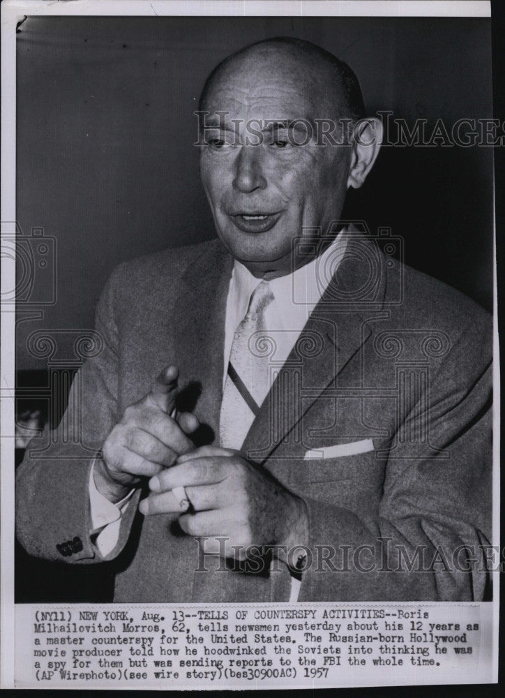 1957 Press Photo Hollywood Director Boris Morris Speaking With Newsman - Historic Images