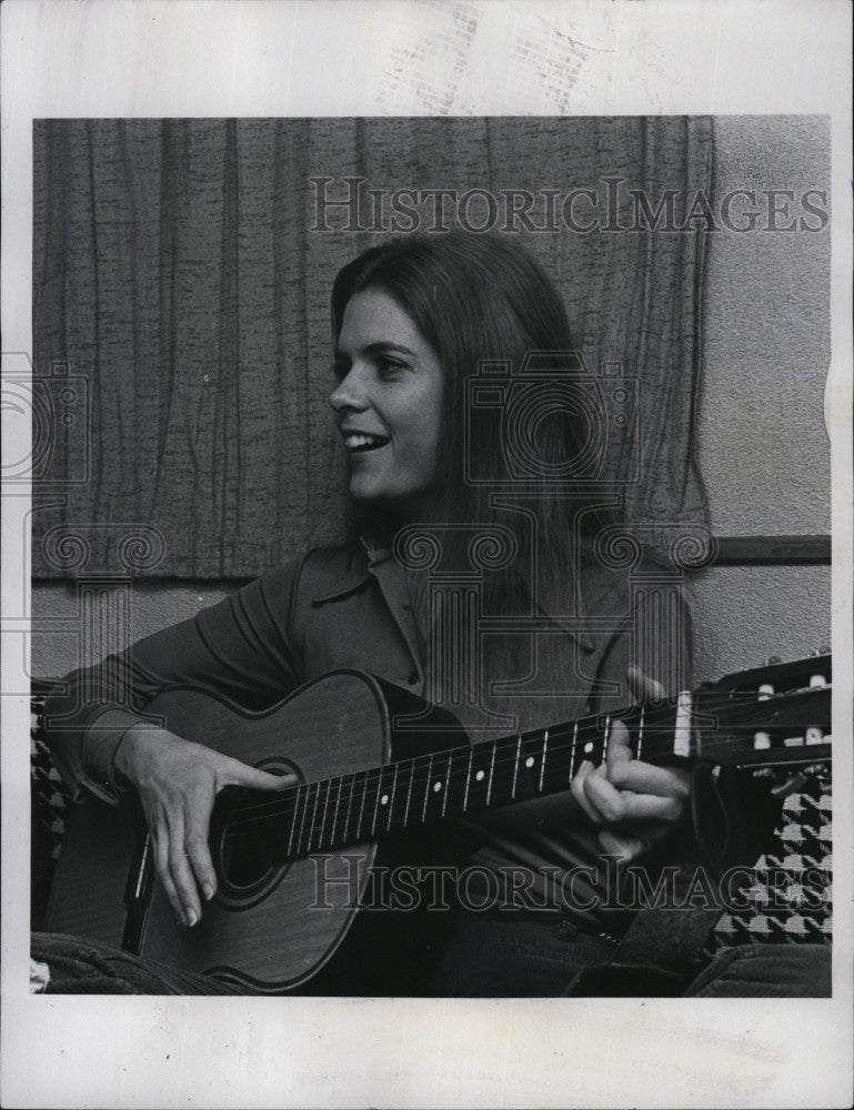 1972 Press Photo Actress Meredith Baxter In &quot;Bridget Loves Bernie&quot; Series - Historic Images