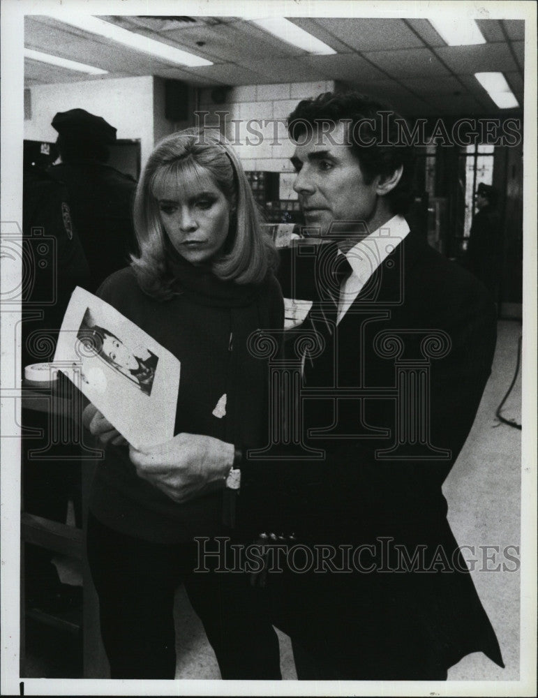 1986 Press Photo Actress Meredith Baxter In &quot;Have You Seen This Person?&quot; - Historic Images