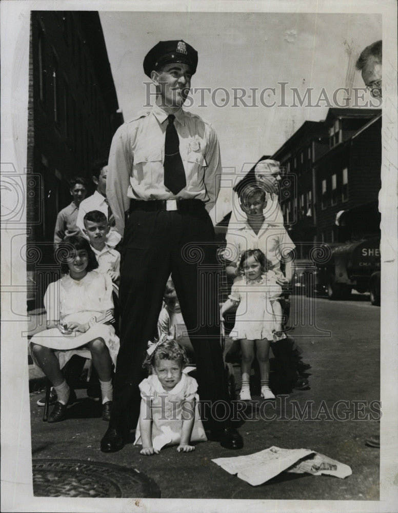 1950 Press Photo Officer Bernard Donahue On Street During Parade - Historic Images