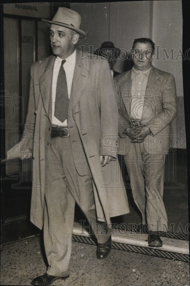 1954 Press Photo bank robber Bernard Domanski in custody - Historic Images