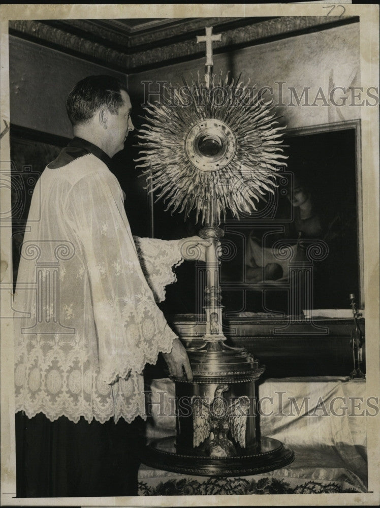 1953 Press Photo Rev Henry F. Garry of St John&#39;s - Historic Images