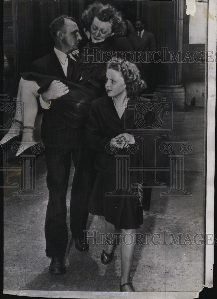 1946 Press Photo Chester Lesniewski Wife Hattie Inquest into Children&#39;d Death - Historic Images